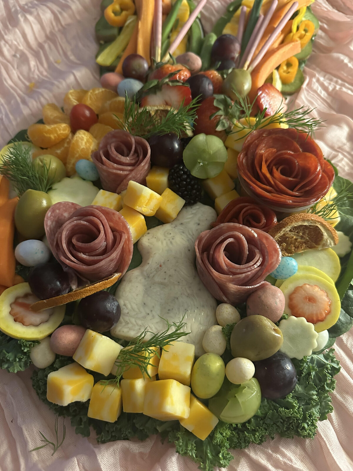 Custom wreath-shaped grazing board